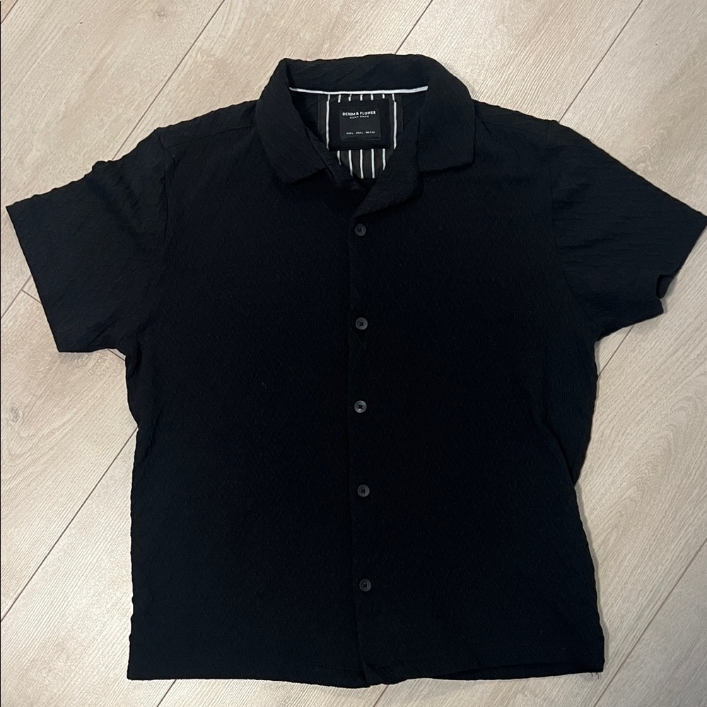Denim & Flower Black Short-Sleeve Button Down Shirt